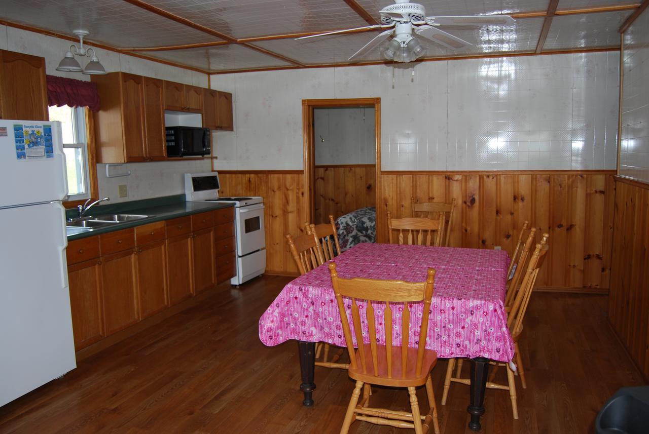 Golden Beach Resort Roseneath Bagian luar foto